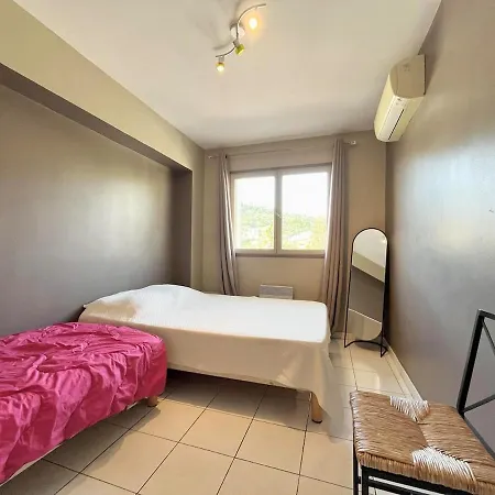 Apartment Matignon T3 6 Personnes Climatise Parking