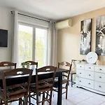 Apartment Matignon T3 6 Personnes Climatise Parking